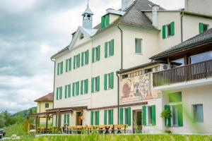 Zgradba, v kateri se nahaja hotel