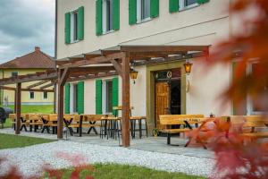 Zgradba, v kateri se nahaja hotel