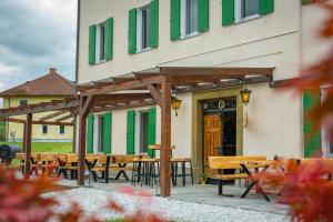 Zgradba, v kateri se nahaja hotel