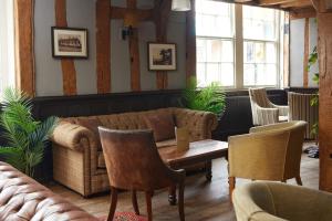 Posezení v ubytování White Hart Hotel by Greene King Inns