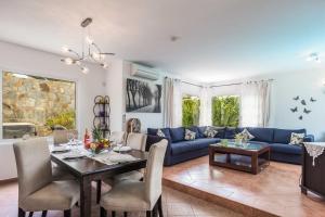 Χώρος καθιστικού στο Charming Puerto Del Carmen Villa 4 Bedrooms Villa Tarez Private Pool & Close To The Old Town