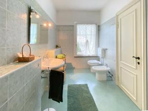 A bathroom at Exclusive Villa
