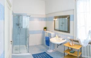 A bathroom at Exclusive Villa