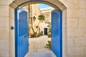 Fotografie z fotogalerie ubytování Casa Mezzodì' - Luxurious 18th C. Farmhouse with Gardens & Pool v destinaci Kerċem