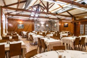 Restaurace v ubytování Hotel Ca L'amagat