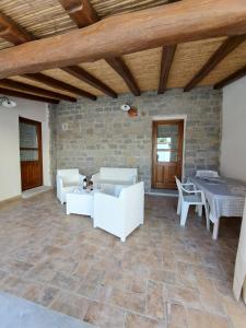 Gallery image of SA DOMU ANTIGA - Casa Indipendente in Centro Storico in Tortolì