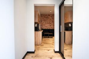 Kuchnia lub aneks kuchenny w obiekcie Dream Apartments - Gdańska 72