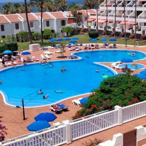 The swimming pool at or close to Bellas Vistas Parque Santiago 2