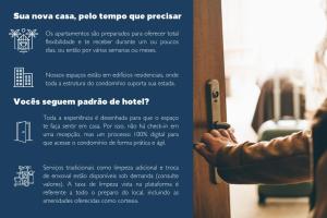 eine Person, die ein Handy vor einer Tür hält in der Unterkunft Studios completos no centro historico de Floripa proximo a diversos bares - HL Stay in Florianópolis