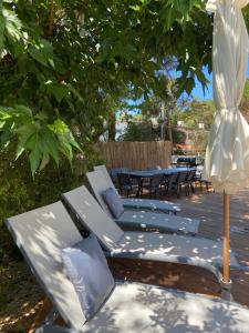 Κήπος έξω από το Agréable Villa avec piscine, 12 personnes