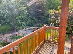 Balkón nebo terasa v ubytování Luxus Ferienhäuser Chalets zum Ilsetal mit Kamin & Sauna in Ilsenburg im Harz