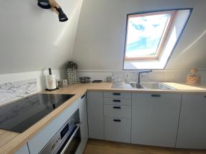 Η κουζίνα ή μικρή κουζίνα στο Appartement entre terre et mer à proximité de Honfleur +10 φωτογραφίες