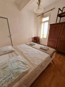 Posteľ alebo postele v izbe v ubytovaní Charming authentic apartment in central location
