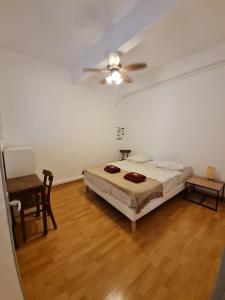 Posteľ alebo postele v izbe v ubytovaní Charming authentic apartment in central location