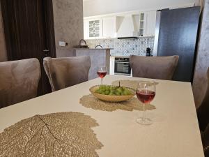 Kuchyň nebo kuchyňský kout v ubytování Luxury Seafront Suite Fabri