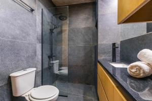 Deluxe Apartments in Palermo - by BueRentals的一间浴室