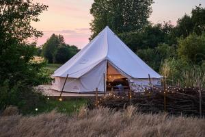 Příroda nedaleko luxury tent