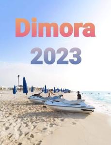 um cartaz para uma praia com barcos na areia em شاليه ديمورا عائلات فقط Dimora Chalet Only Family em Dawwār Muḩammad Abū Shunaynah
