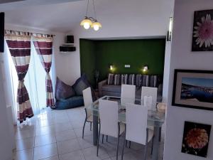 Posezení v ubytování Apartments and rooms by the sea Tucepi, Makarska - 6058