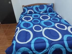 Ένα ή περισσότερα κρεβάτια σε δωμάτιο στο Hospedaje Victoria Chota