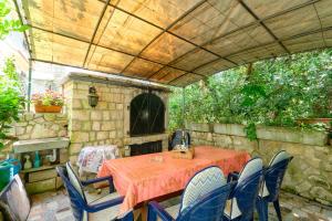 Patio nebo venkovní prostory v ubytování Apartments by the sea Artatore, Losinj - 2509