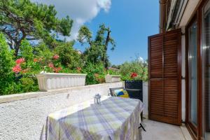 Balkón nebo terasa v ubytování Apartments by the sea Artatore, Losinj - 2509