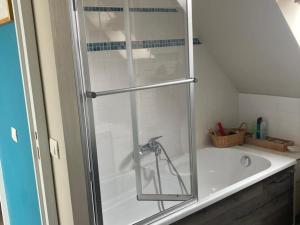 Fotografie z fotogalerie ubytování Charmante maison proche plages avec jardin, 4 chambres - FR-1-418-233 v destinaci Locmaria + 17 fotografií