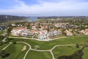 eine Luftansicht des Golfplatzes in einem Resort in der Unterkunft Luxury Villa at Omni La Costa Resort & Spa in Carlsbad
