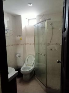 Koupelna v ubytování Lucky Inn Suites