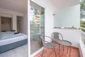 Balkón nebo terasa v ubytování Beetroot, jedes Zimmer verfügt über Smart TV , eigenes Bad mit Regendusche und Balkon