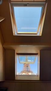 Mynd úr myndasafni af Cocoon Eiffel í París