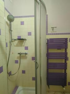 A bathroom at Marconi House