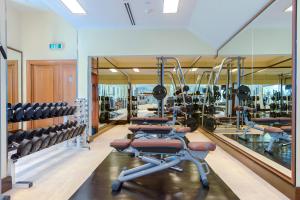 Fitness centrum a/nebo fitness zařízení v ubytování Sheraton Saigon Grand Opera Hotel