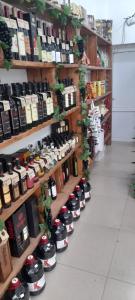 Supermarket nebo jiné obchody v  apartmánu nebo okolí
