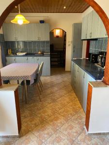 Kuchyň nebo kuchyňský kout v ubytování House Damado Deluxe
