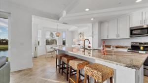 Köök või kööginurk majutusasutuses 14041 Heritage Landing Unit 613 +27 fotot