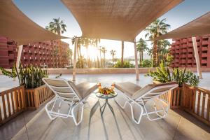 Balkón nebo terasa v ubytování Pyramisa Hotel Luxor