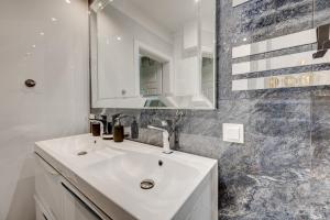 Kúpeľňa v ubytovaní MALAGA APARTAMENTY BALTICUS + 27 fotografií