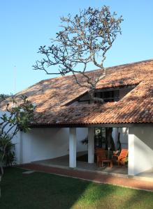 Tòa nhà nơi resort tọa lạc