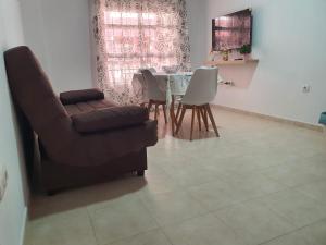 Apartamento PUERTO的休息区
