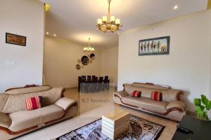 BLT Residence - Kasese A serene and tranquil home的休息区