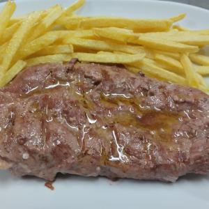 Jídlo v hotelu nebo okolí