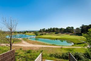 - Vistas a un campo de golf con estanque en La Cabre d'Or - Duplex avec piscine partagée en Cabriès