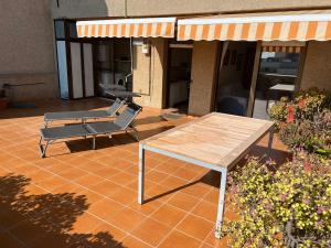 Balkón alebo terasa v ubytovaní Ático primera línea de playa.