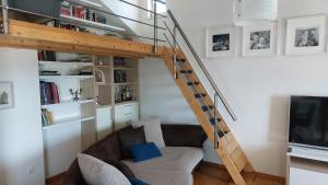 TV a/nebo společenská místnost v ubytování Mislav Apartment
