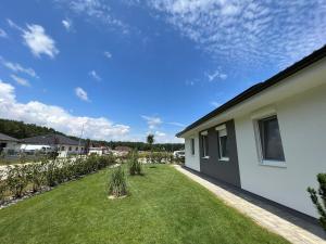 Zahrada ubytování Jázmin Apartman