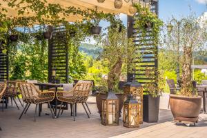 Vonkajšia záhrada v ubytovaní Srebrny Bucznik Wellness & Restaurant