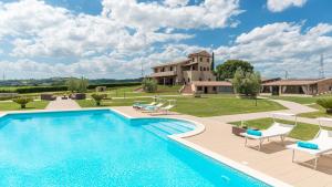 The swimming pool at or close to PODERE TORRICELLA 16, Emma Villas