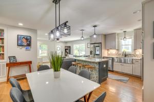 A kitchen or kitchenette at Raleigh Vacation Rental with Deck, Garden and Backyard