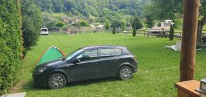 Zahrada ubytování AUTO KAMP DRINA